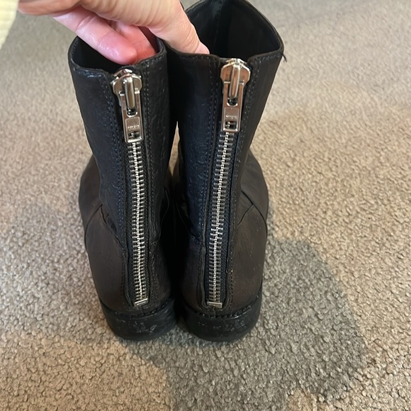 Alice and Olivia black leather booties - Picture 3 of 6